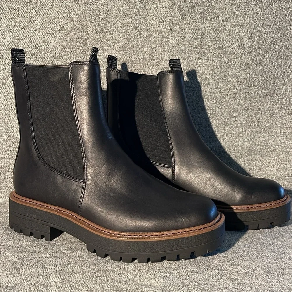 Sam Edelman Laguna Chelsea Boot. NEW